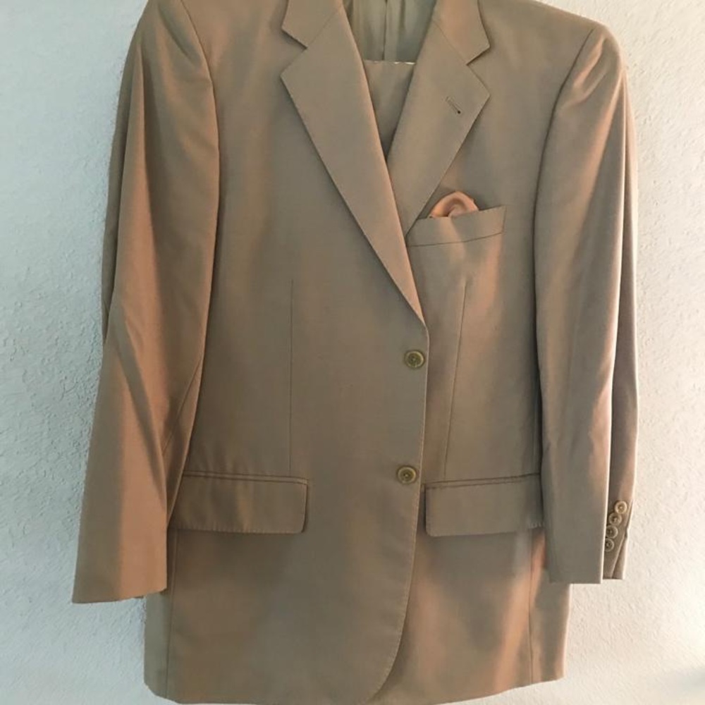 Suit - Picture 3 of 3